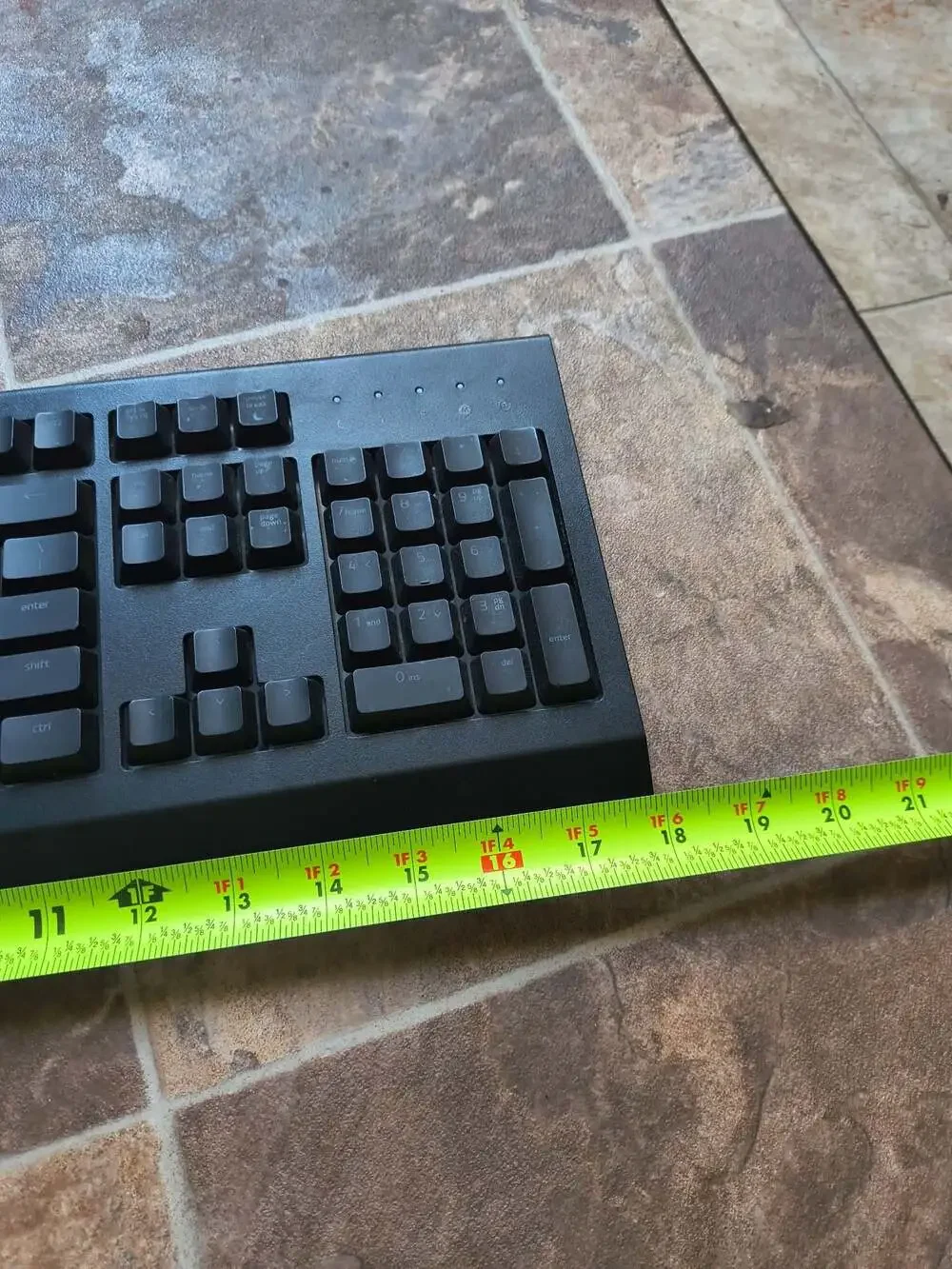 Razer Cynosa Chroma RZ03-0226 Gaming Keyboard spill resistant. 2021